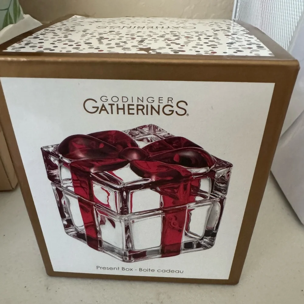 NWT Godingers “Gatherings” Shannon Crystal  Red Bow Trinket Box